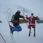 катайтесь на лыжах вместе с Дедом Морозом 