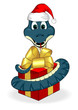 Красивая серая змея в колпаке Санта Клауса обвивает золотистую коробку с красным бантом - хозяйка года подготовила новогодний подарок