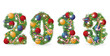 Надпись 2013 и каждая цифра - украшенный шарами рождественский венок