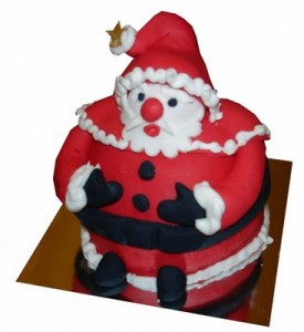 Дед Мороз из марципана украсит и новогодний стол и торт