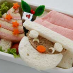 Бутерброд с ветчиной и овощами в виде Санты и ёлочки
