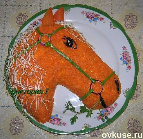 Оформляем салат к году Лошади
